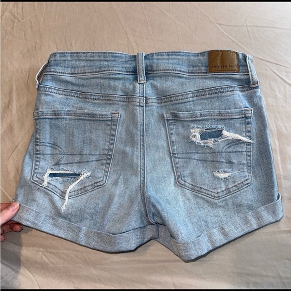 American Eagle Ripped Jean Shorts Size 4 - Picture 2 of 3